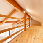 勾配天井を利用したロフトは大きな秘密基地